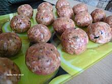 Fot. Mloda, Pulpety mięsno-ziemniaczane na pomidorowej kołderce