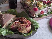 Fot. kaninek, Drożdżowe roladki z farszem szynkowo-serowym