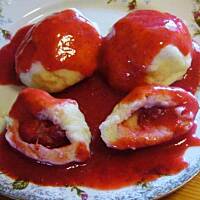 Knedle serowo-truskawkowe