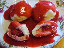 Fot. niebieska-różyczka, Knedle serowo-truskawkowe
