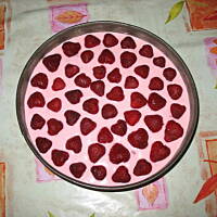 Sernik na zimno z truskawkami