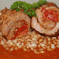 Roladki paprykowo cebulowe z pastą aiwar z serem feta kasiul