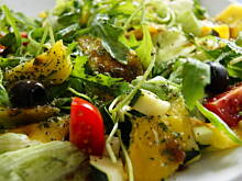 Fot. smakosia, sałatka z surową cukinią