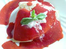 Fot. asiula76, Naleśniki z twarogiem i truskawkami