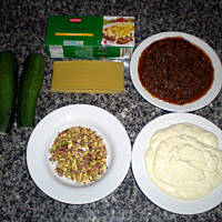 Wegetariańska lasagne z cukinią i orzechami