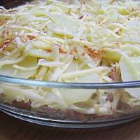 Zapiekanka z ziemniakami i kiełbasą