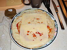 Fot. bronislawa70, Naleśniki z szynką , żółtym serem i omletem