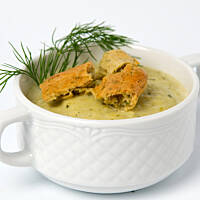 Krem z porów i cukinii z ptysiowymi poduszkami