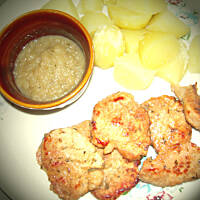 Polędwiczki miodowo-musztardowe z musem jabłkowym