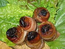 Fot. tineczka, Wątróbka kurza ze śliwką kalifornijską w bekonie