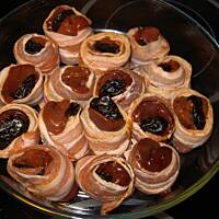 Wątróbka kurza ze śliwką kalifornijską w bekonie