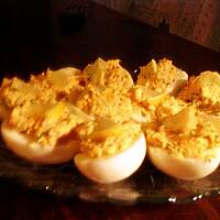 Faszerowane jajka z wędzonym łososiem