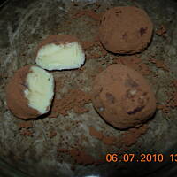 Białe trufle w kakaowym kożuszku