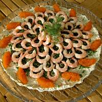 Tort z wedzonym lososiem