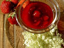 Fot. tineczka, Konfitura z truskawek z kwiatami czarnego bzu