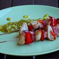 Szaszłyki z indyka w sosie kiwi