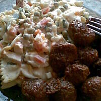 Farfalle i wędzony kurczak (sałatka)