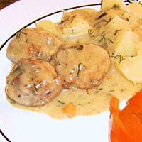 Kotleciki w sosie śmietanowo - ogórkowym wg M&Ł