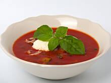 Fot. Wkn, Zupa pomidorowa z cukinią