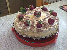 Fot. Ewcia1984, Tort z truskawkami i ajerkoniakiem