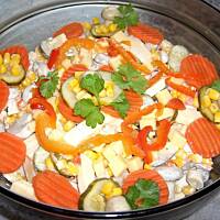 Sałatka z sera żółtego z pieczarkami