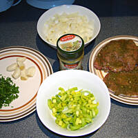 Schab duszony z cebulą i pesto