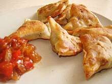 Fot. sebek, Indyjskie pierożki samosa z chutney'em