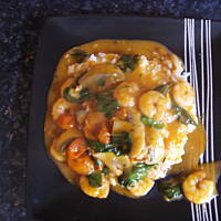 Krewetki w sosie czosnkowo pomidorowym