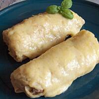 Naleśniki z kiełbasą i pieczarkami