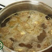 Klopsiki serowe z lubczykiem.