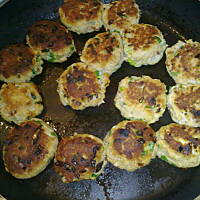 pulpety z tuńczyka w sosie pomidorowym