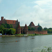 Czym zamczysko bogate tym rade