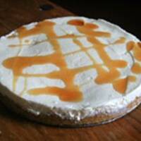 Łatwy sernik (cheesecake) z syropem różanym