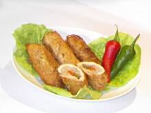 Fot. megii013, Roladki ze schabu z boczkiem, ogórkiem, papryką i cebulką niczym zrazy