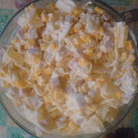 sałatka z ananasem i szynka