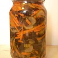 Uszaki bzowe z warzywami