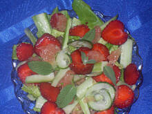 Fot. Teresa.Marcjan, Sałatka ogórkowo truskawkowa