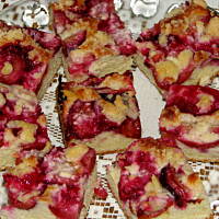 Ciasto drożdżowe ze śliwkami i kruszonką