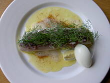 Fot. tineczka, Filety matiasa na mlodych ziemniakach z maslem klarowanym