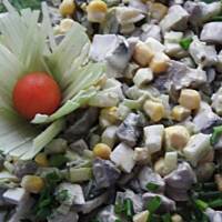 Sałatka pieczarkowa z fetą.