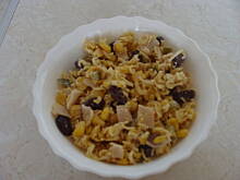 Fot. pati2325, Sałatka z zupek chińskich