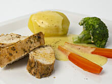 Fot. Wkn, Brokuł pod serową marchewką