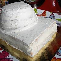 Tort biedronka na łące