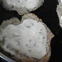 Sznycle z indyka pod pierzynką z ricotty.