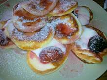 Fot. kaha87ha, Placuszki ze smażonymi śliwkami