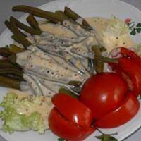 Zielona fasolka szparagowa w sosie musztardowym