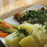 Schab pod grzybowo-serową kołderką.