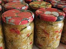 Fot. msewka, Sałatka wielowarzywna do słoików.