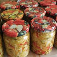 Sałatka wielowarzywna do słoików.