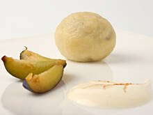 Fot. Wkn, Knedle śliwkowe w bułce